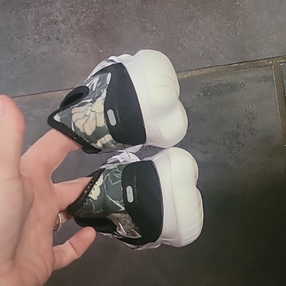 Nike Womens Free RN Flyknit 3.0 'Black Floral' Slip-On Running Sneakers Size 8 - Picture 3 of 8